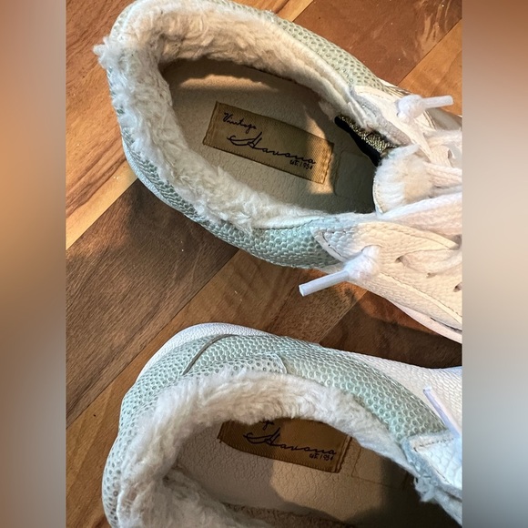 Vintage Havana Zaria faux fur lined sneakers, size 6.5, GUC, women’s - Picture 4 of 10